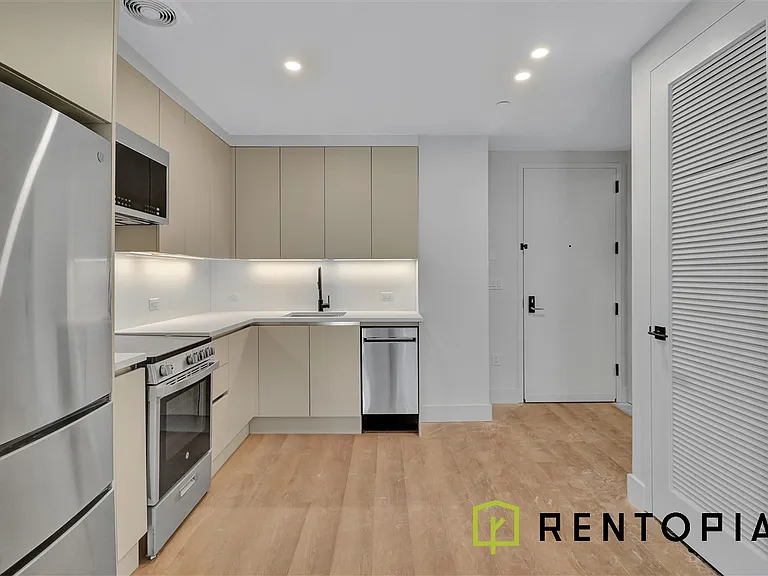 130 Hope St #508B — Photo 1