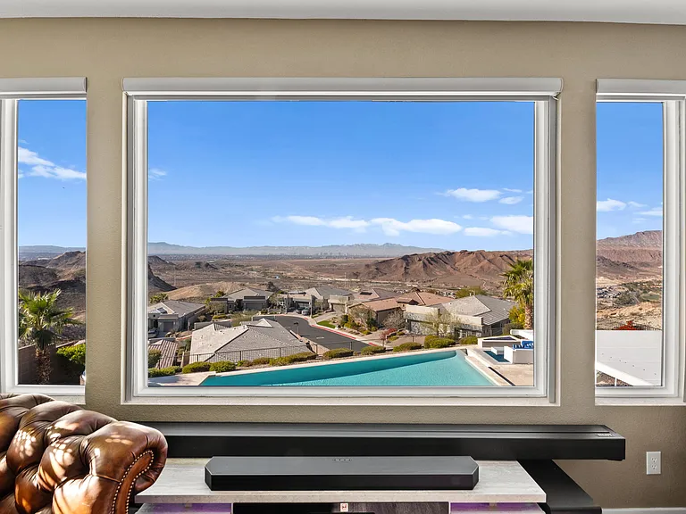 55 Vista Outlook St — Photo 47