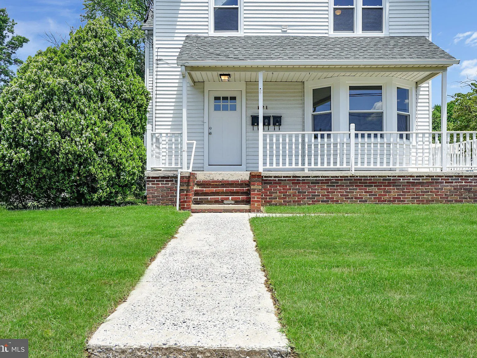 2 bed, 1.0 bath, 1200 sqft, $1,800 — Photo 3