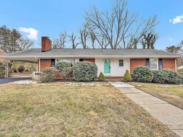 3634 Larson Ln, Roanoke, VA 24018