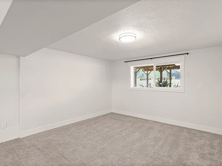 17714 SE Cook St — Photo 16