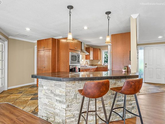 2nd image of 18400 Indian Creek Dr
