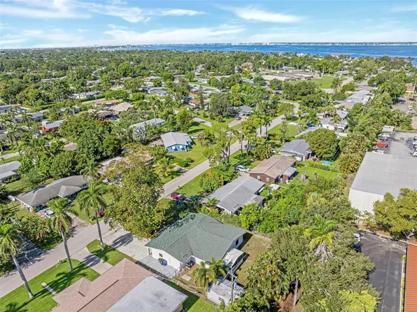 1427 Davis Dr, Fort Myers, FL 33919