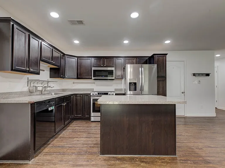 3752 Sunflower St — Photo 32