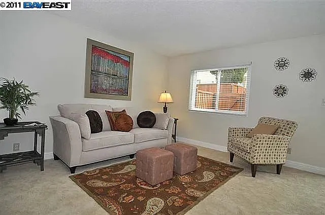 43115 Washington Cmn — Photo 3