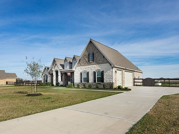 2nd image of 6911 Bayou Trail Dr