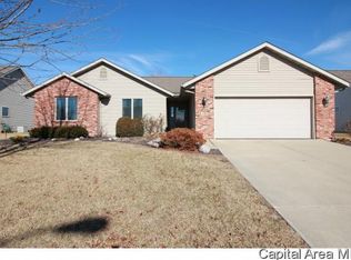 201 Meadowlands Dr, Sherman, IL 62684
