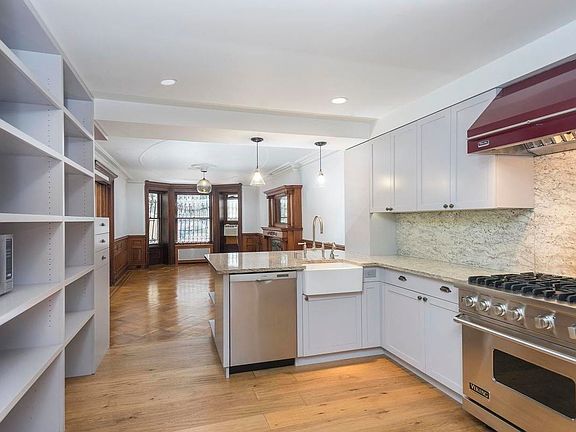 2nd image of 547 1st St #1