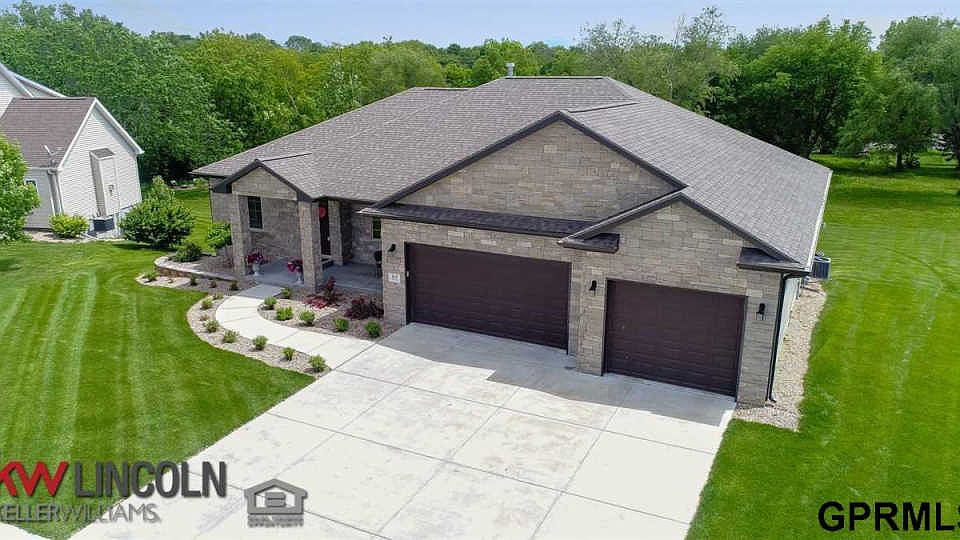 1st image of 814 Park Dr