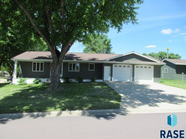 206 W 7th St, Adrian, MN 56110