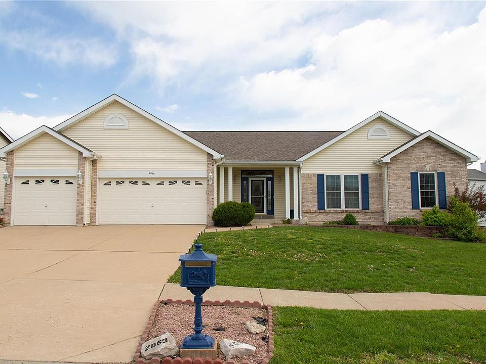 Welcome to 2053 Lick Creek, Wentzville, 63385. This home is located in the Wentzville Holt School District and the Piene Ridge S