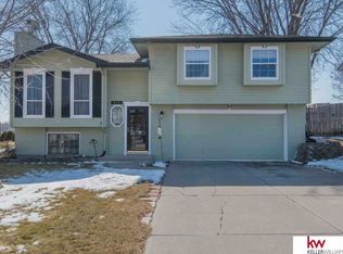 909 Sycamore St, Bellevue, NE 68123