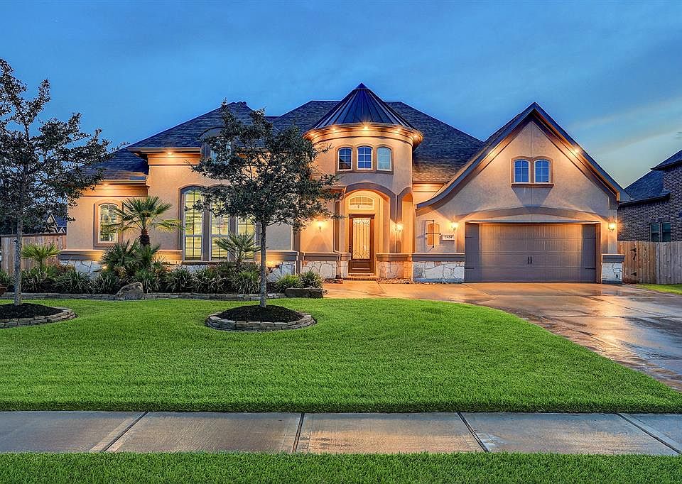 1st image of 2424 Lake Shadows Ln