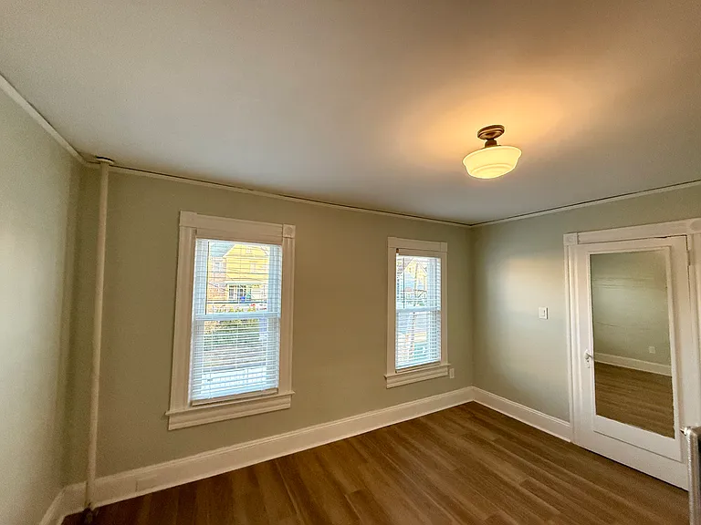 914 Buenzli Ct #2R — Photo 9