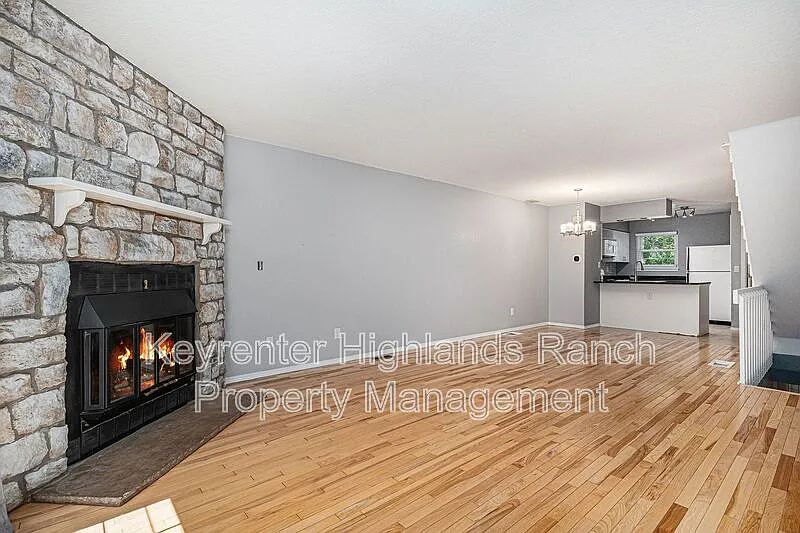 2 bed, 1.5 bath, 1268 sqft, $2,395 — Photo 2