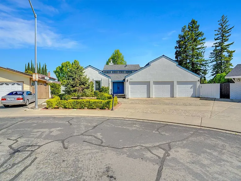 3516 Darlington Ct — Photo 1