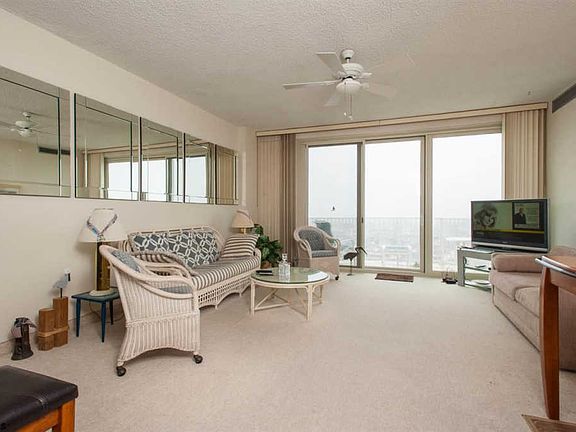 5th image of 921 Park Pl APT 1506