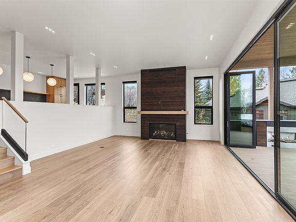 3rd image of 54 Copper Rose Court