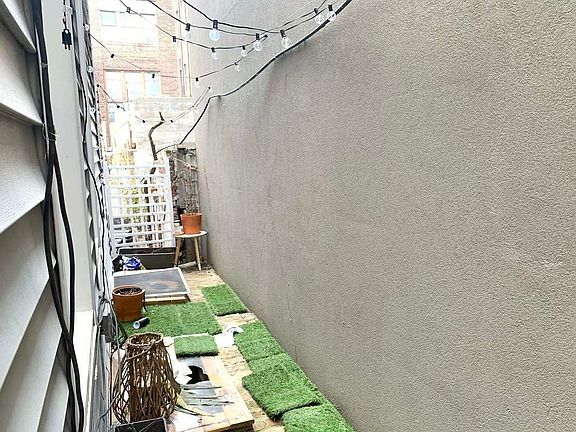 4th image of 160 Metropolitan Ave #2