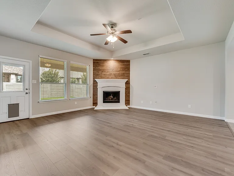 1601 Bunting Dr — Photo 3