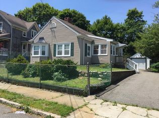 34 Greenlawn St, Fall River, MA 02720