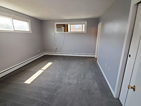 3rd image of 1723 Meadowbrook Dr