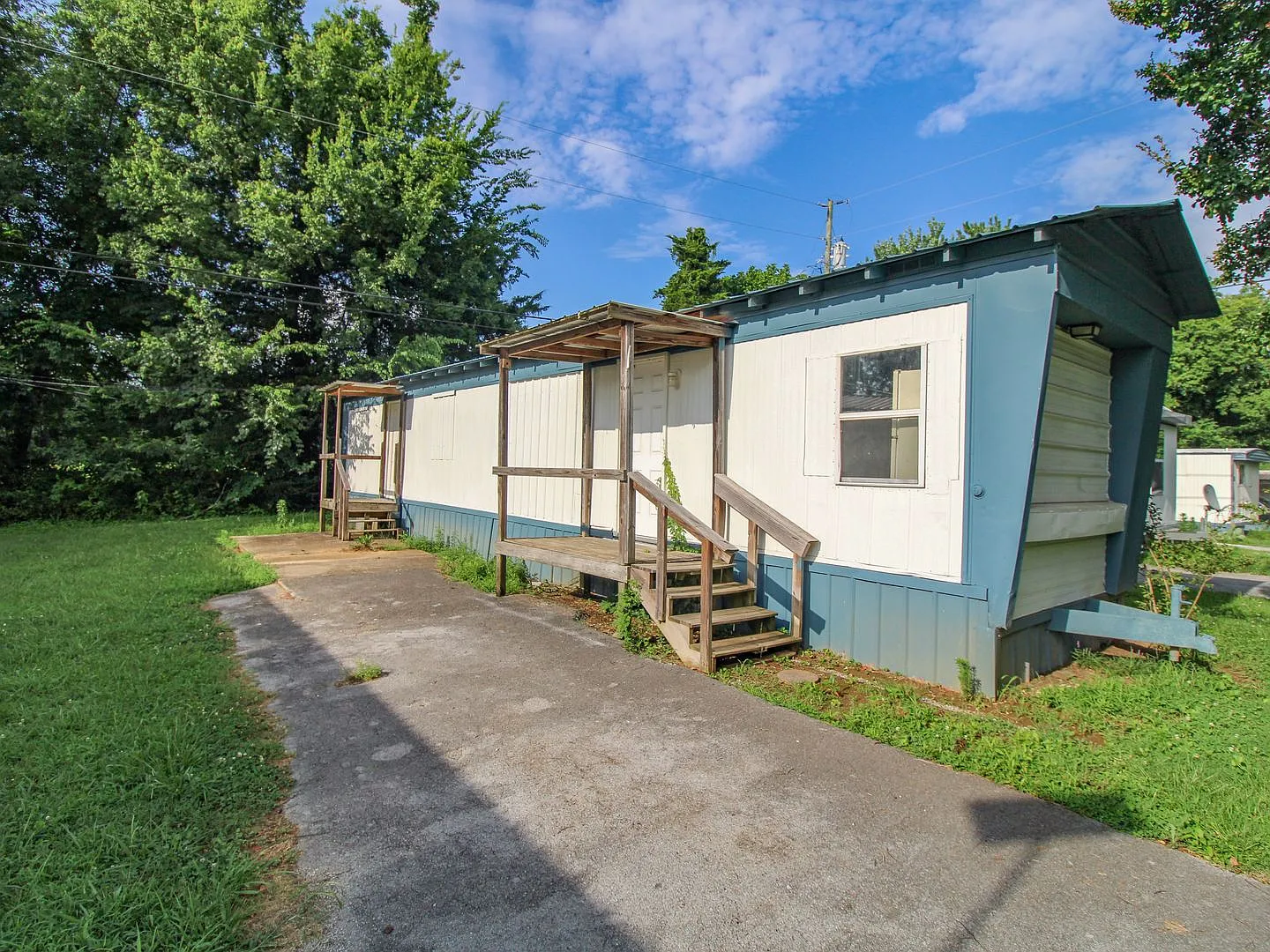 Convenient Fayetteville Location Water & Lawn Care Included! — Photo 2