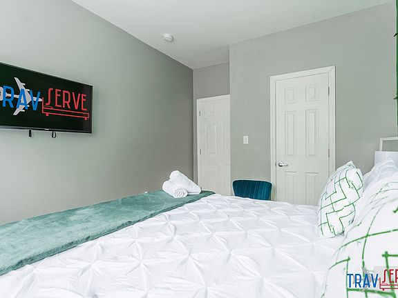 2nd image of 2897 Harrington Ave #1B