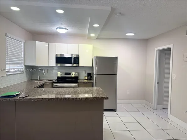 1975 NE 135th St APT 3E, North Miami, FL 33181