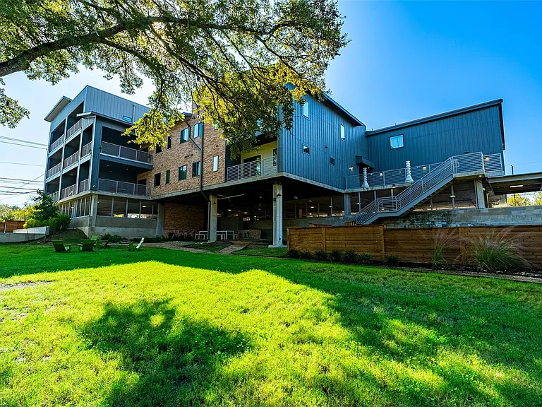 100 W Mockingbird Ln #201 — Photo 15