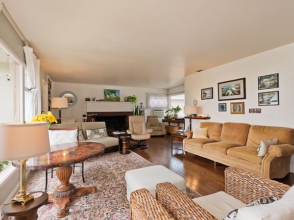 5th image of 6334 Clara Lee Ave
