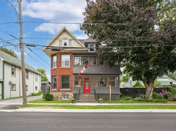145 Charles St N, Gananoque, ON K7G 1T9