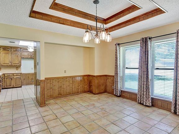 4th image of 3716 Briarhaven Ln
