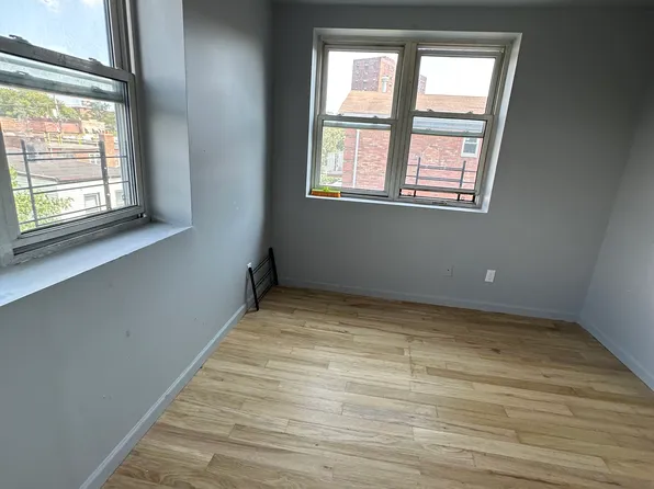 807 Barbey Street image 13 of 27