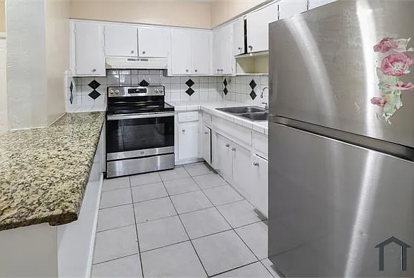 1750 SW 70th Way — Photo 4