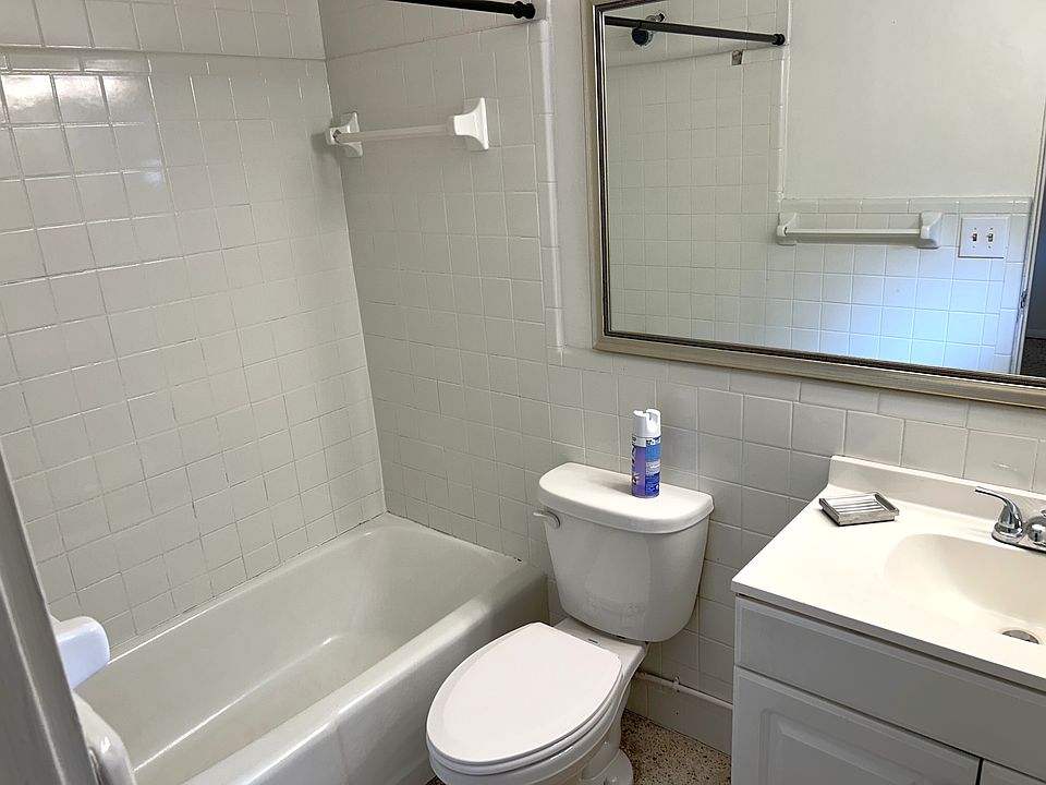 1st image of 2072 10th St #2072