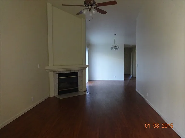 954 Crisp Dr — Photo 2