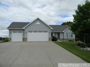 548 Prairie Creek Dr, Delano, MN 55328