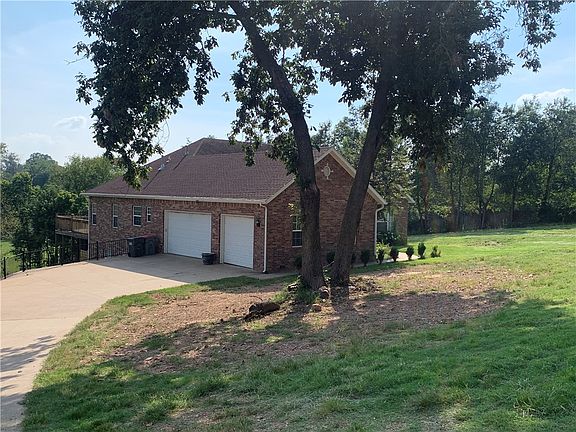 4th image of 583 Venters Dr