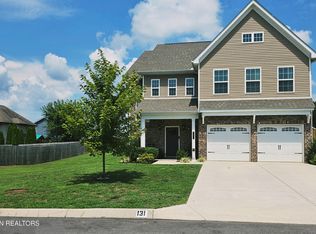131 E Glenview Dr, Lenoir City, TN 37771
