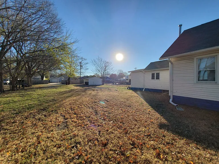 1228 SW Lane St — Photo 13