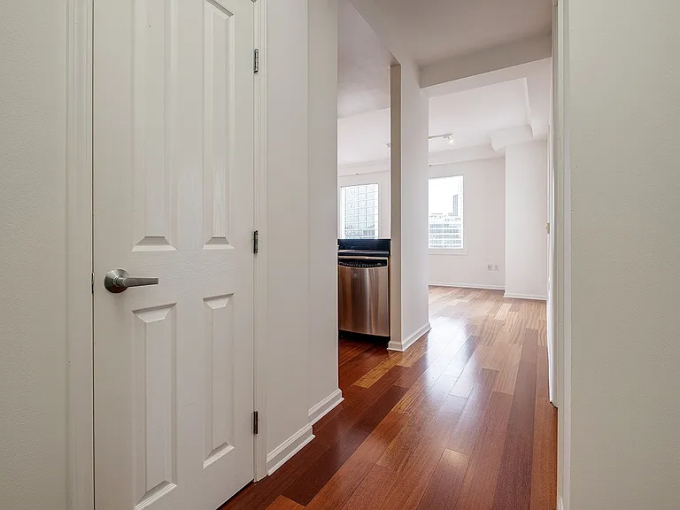140 S Van Ness Ave #1131 — Photo 15