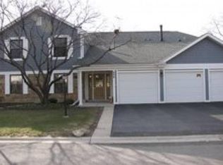 698 Oakmont Ln APT C1, Wheeling, IL 60090