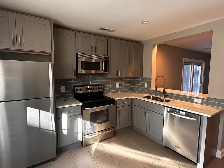 45 Portsmouth Ct — Photo 1