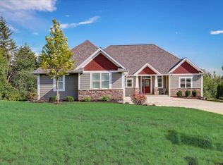 2929 Oakcrest Dr, Kansasville, WI
