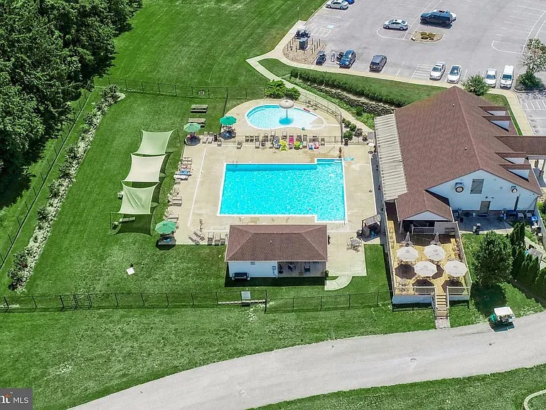 1261 Elderslie Ln — Photo 14