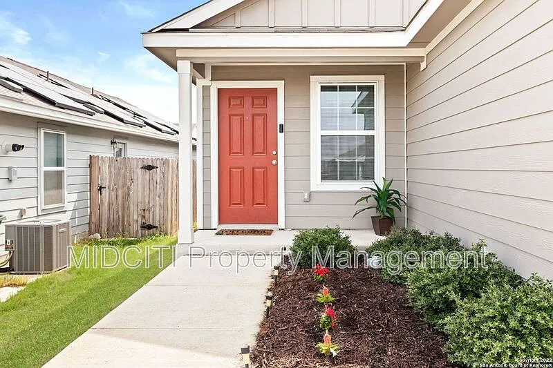 4 bed, 2.0 bath, 1616 sqft, $1,775 — Photo 3