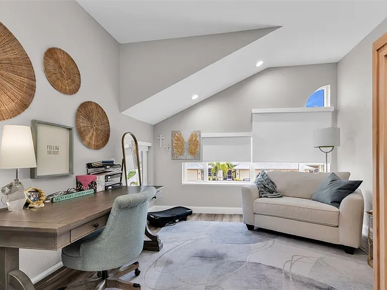 276 Lewis Cir #112 — Photo 32