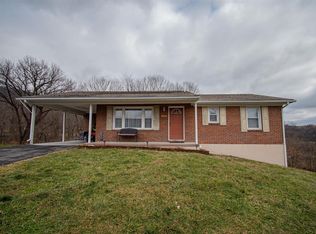 103 Blankenship St, Narrows, VA 24124