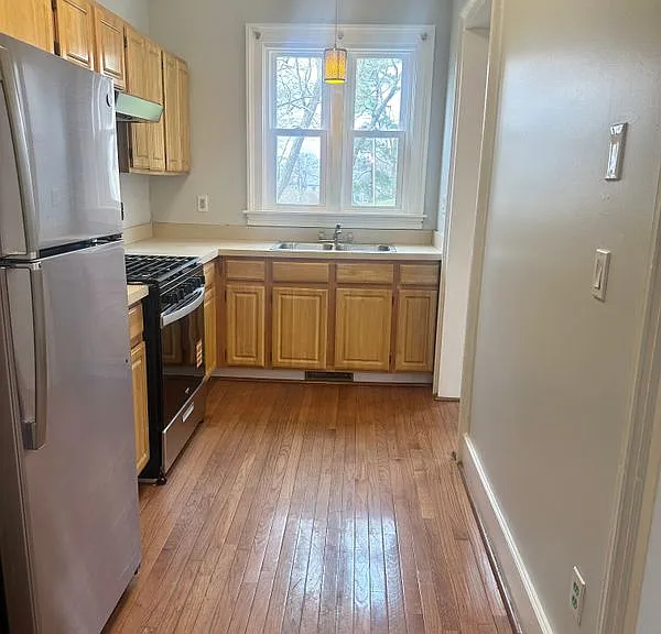 15-17 Westlake Ave #17 — Photo 4